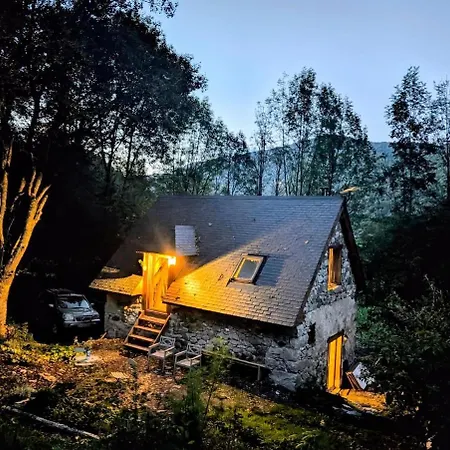Cosy A L'etage D'une Grange De Montagne * Ercé
